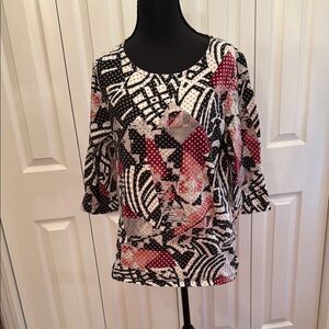 Christopher & Banks Black and White Graphic 3/4 Sleeve Blouse